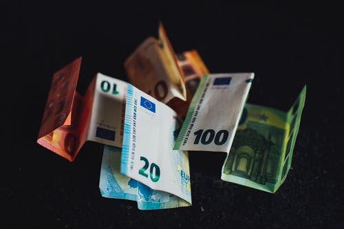 eurobankovky různých hodnot